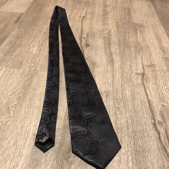Guxxi handmade black tie - Picture 5 of 6
